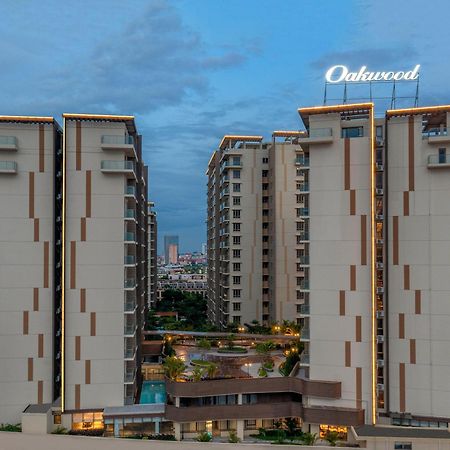 Oakwood Premier Phnom Penh Hotel Exterior photo