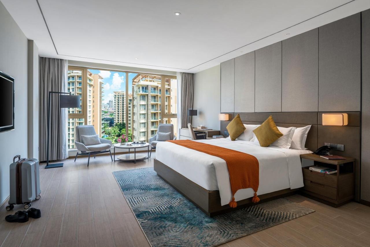 Oakwood Premier Phnom Penh Hotel Exterior photo