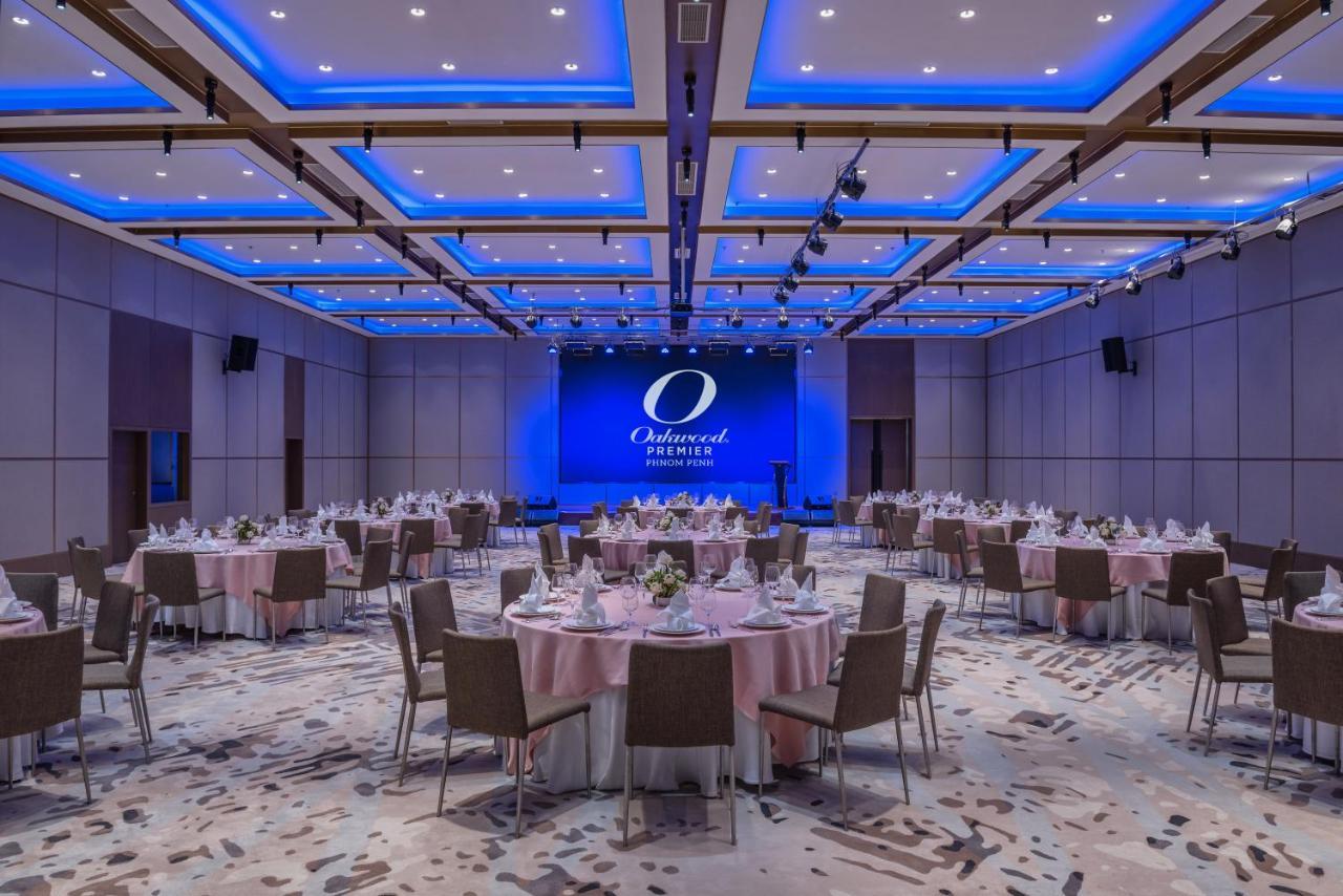 Oakwood Premier Phnom Penh Hotel Exterior photo