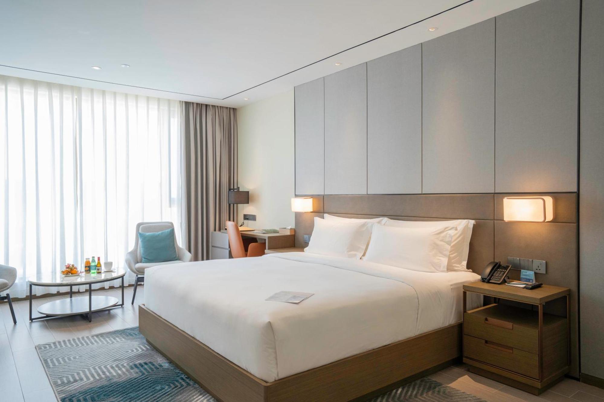Oakwood Premier Phnom Penh Hotel Exterior photo