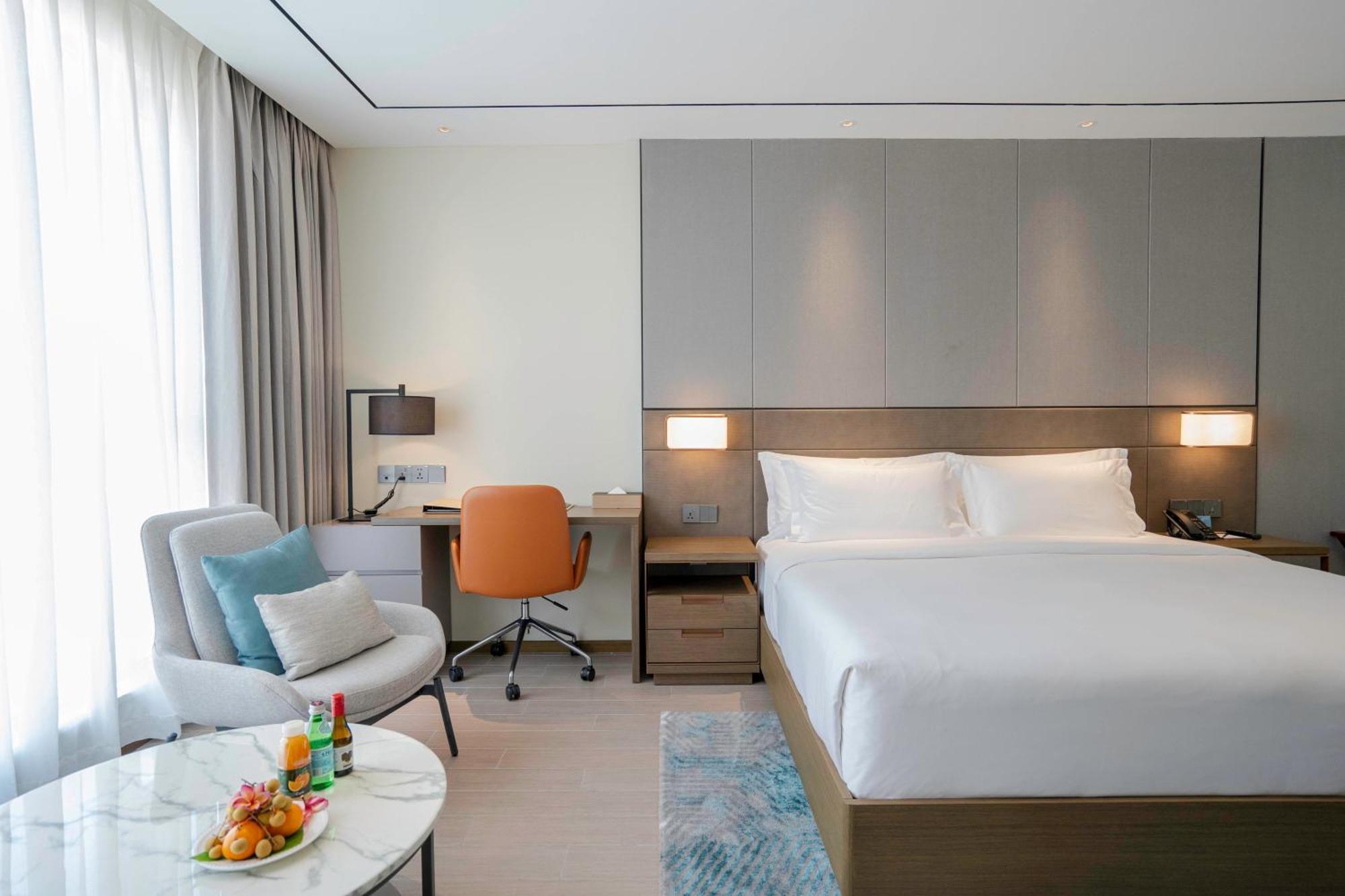 Oakwood Premier Phnom Penh Hotel Exterior photo