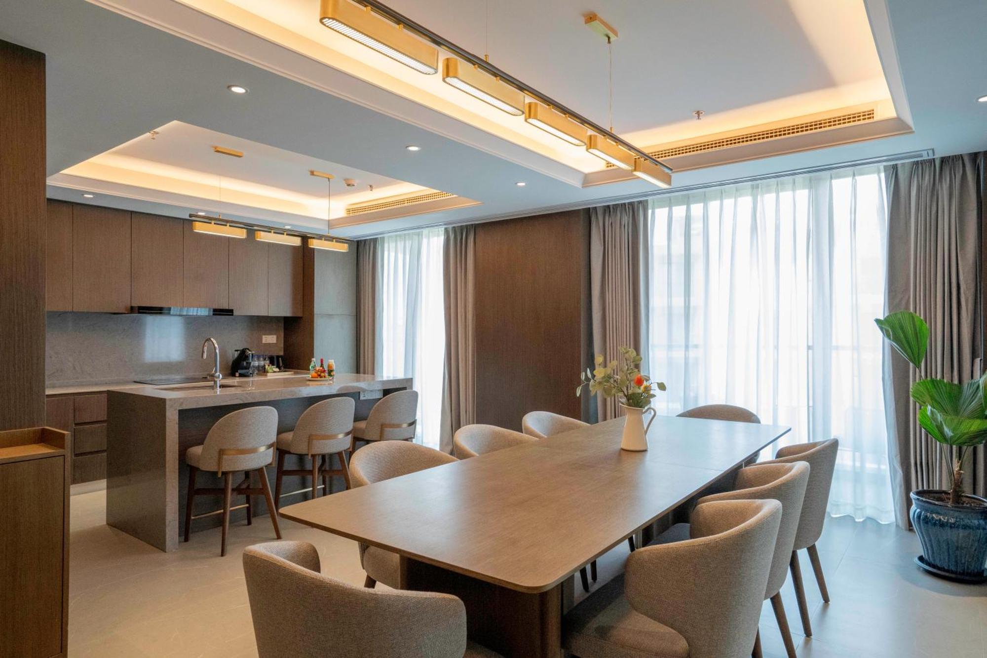 Oakwood Premier Phnom Penh Hotel Exterior photo