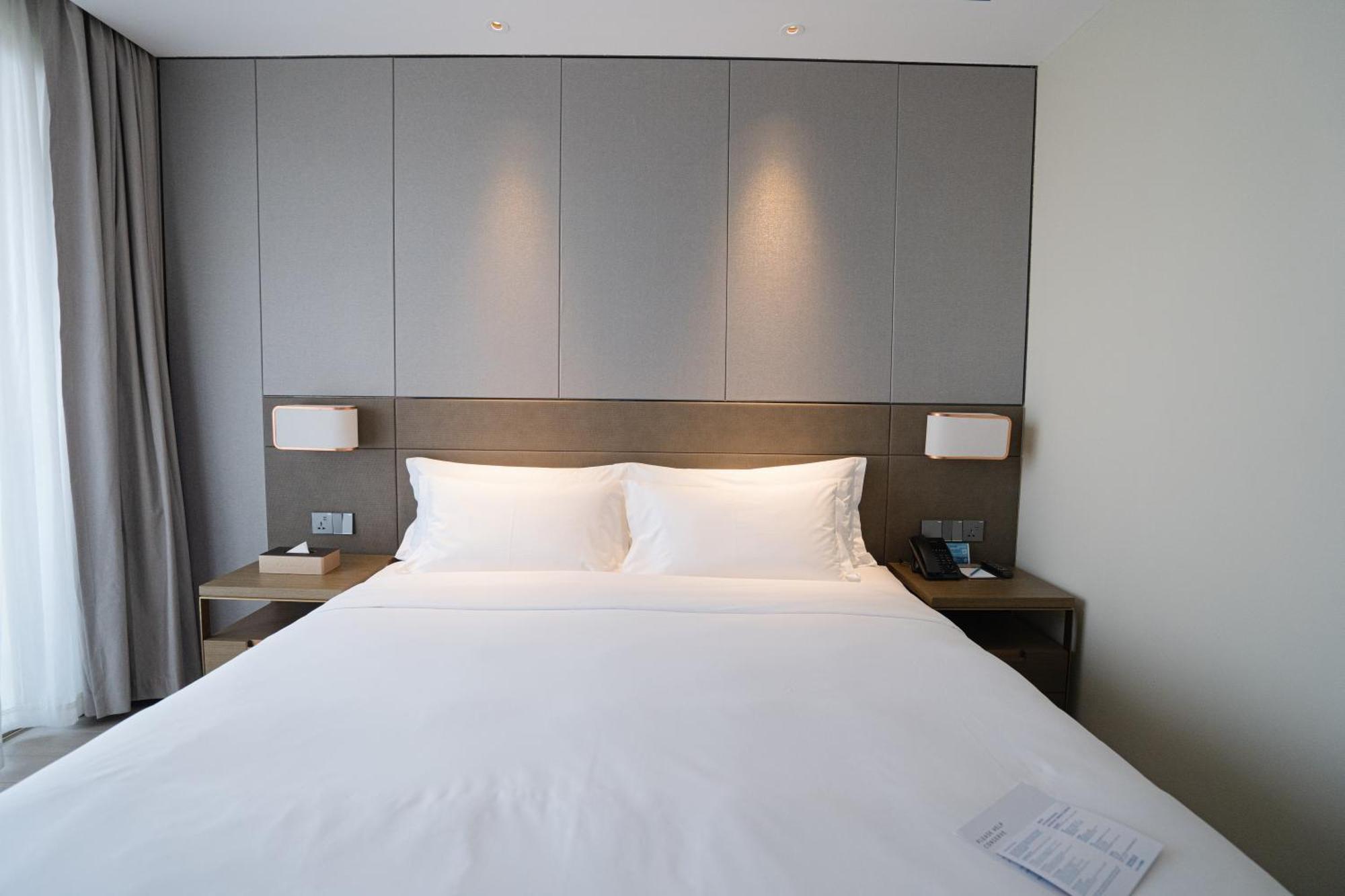 Oakwood Premier Phnom Penh Hotel Exterior photo