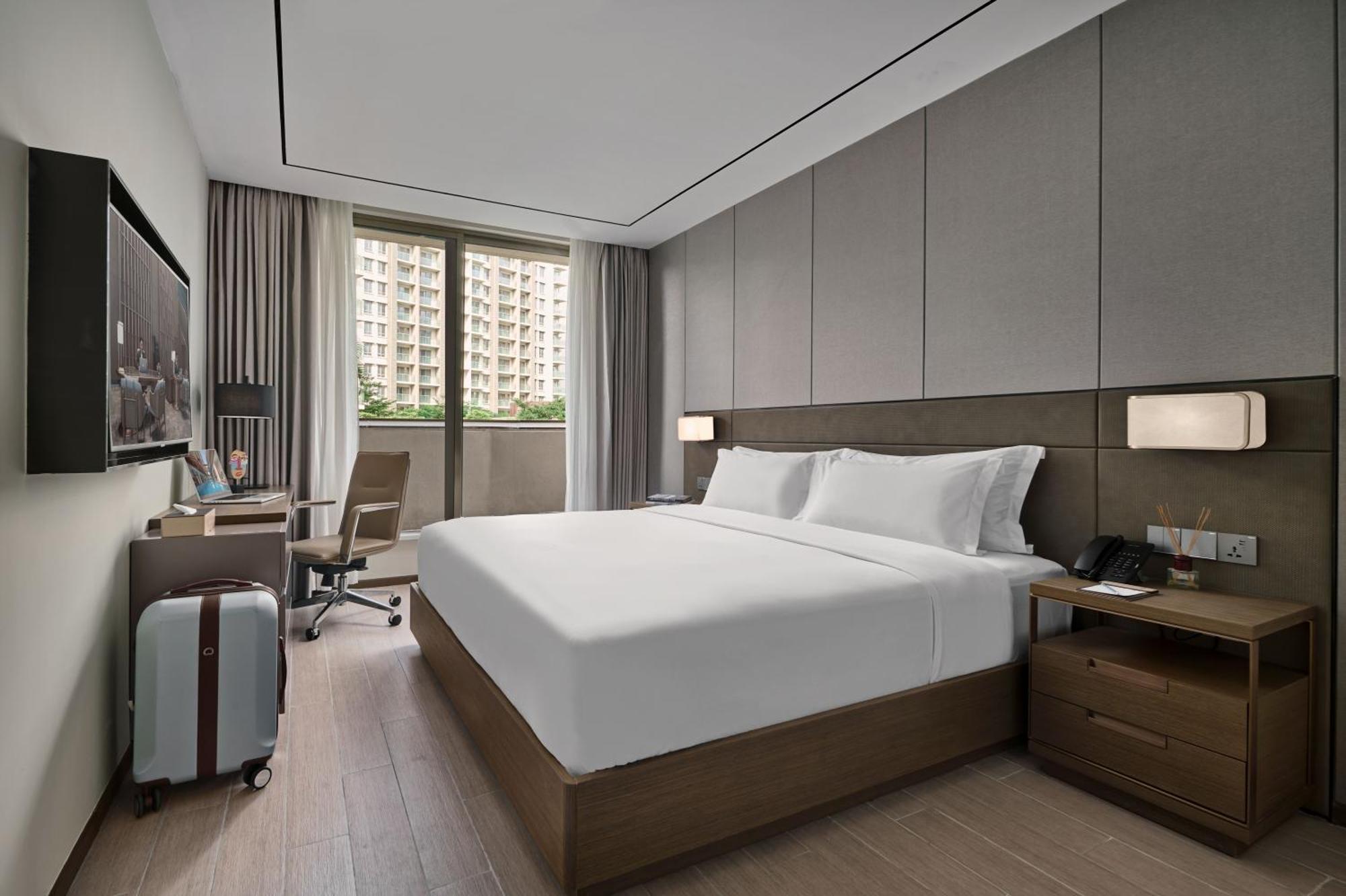 Oakwood Premier Phnom Penh Hotel Exterior photo